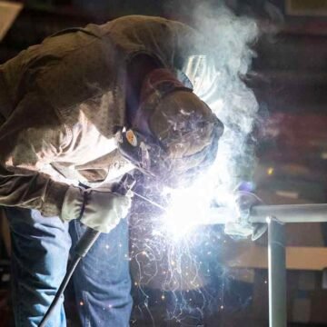 US corporate profits surge to record as worker payouts wilt